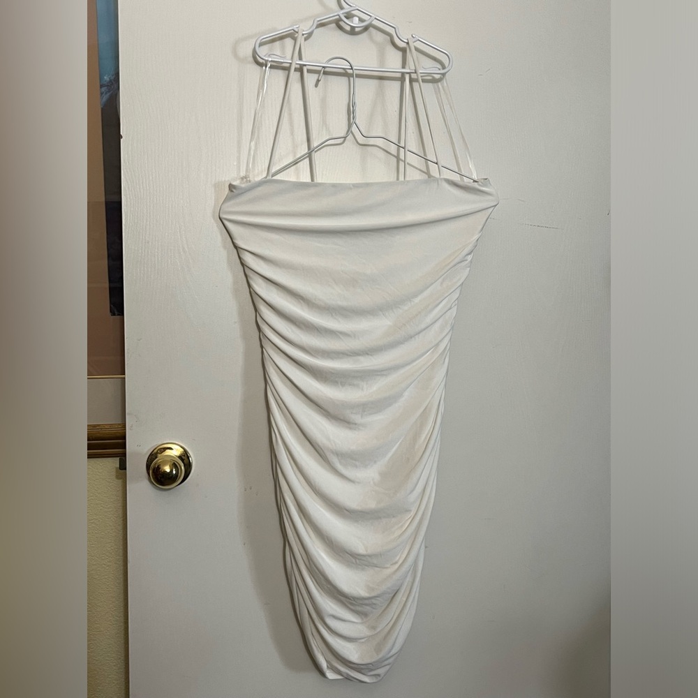 DAY and NIGHT fitted white midi dress  size large.